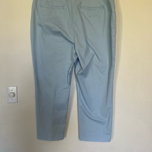 NWT Ann Taylor 16 THE CROP
CURVY FIT Blue Pants - Picture 2 of 12